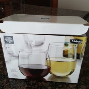 12 Libbey vina, stemless, 6 red & 6 white glasses